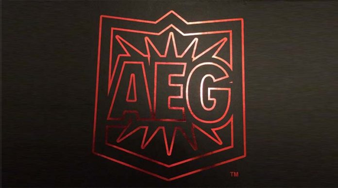 Logo de AEG en la Black box de 2015