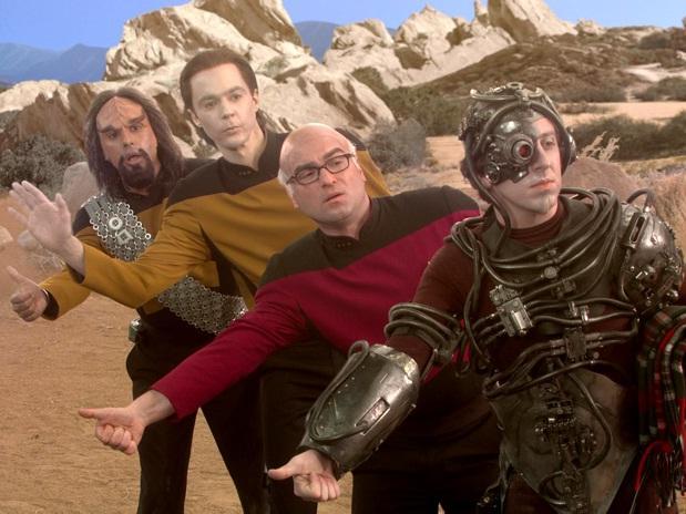 Perosnajes de The Big Bang Theory disfrazados Star Trek